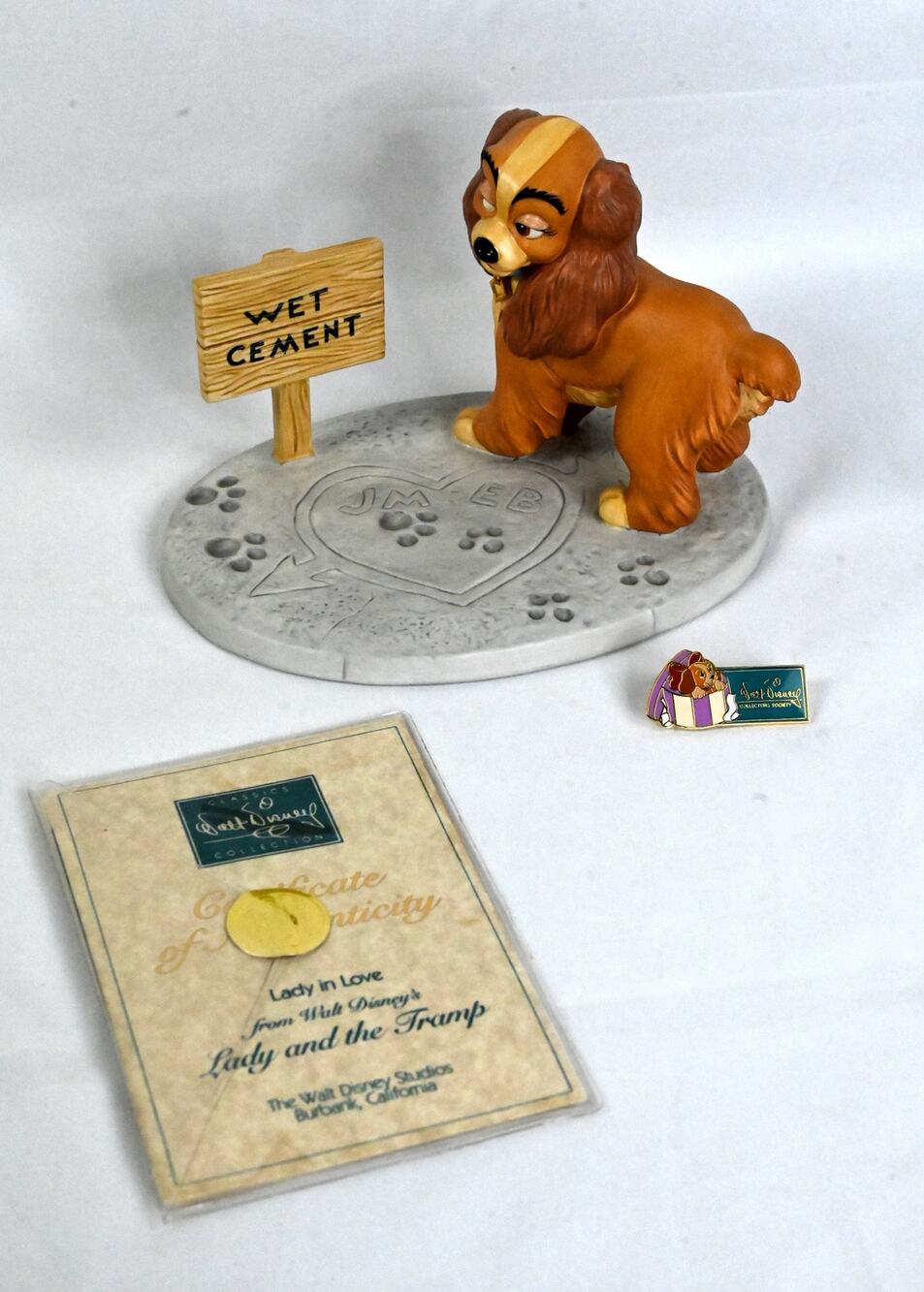 Disney WDCC Lady & The Tramp Lady In Love Figurine 1996 w/ Box COA + Pin